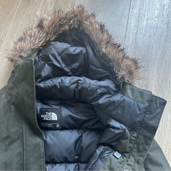 North Face Parka - Picture 1 of 3